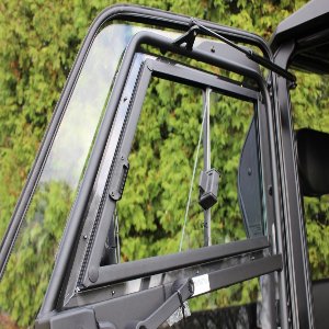 UTV diesel 1100 Full cab with acessories (wiper, washer, heating kit) fits original roof.